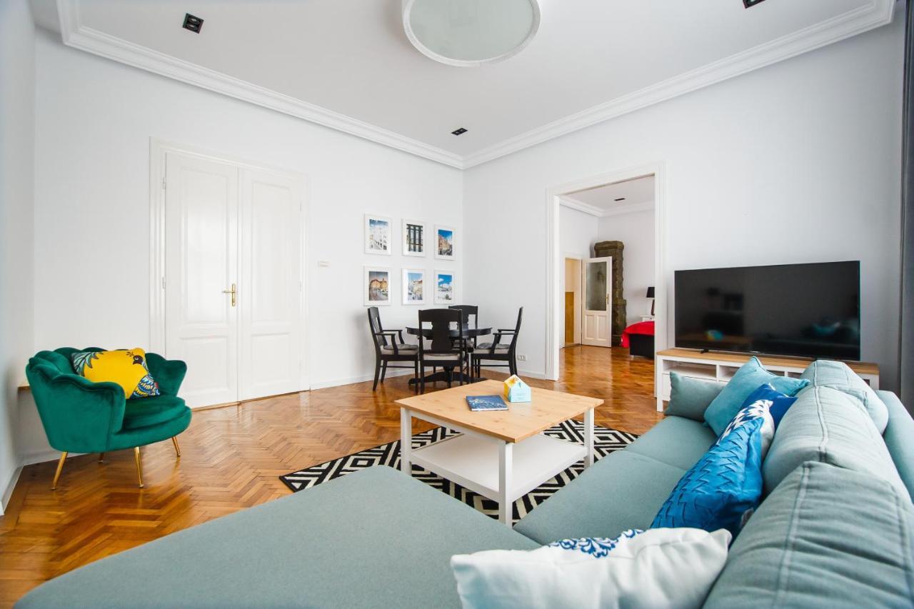 Spacious Riverviews Apartment Near Piata Unirii Oradea Extérieur photo