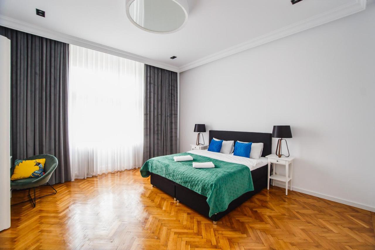 Spacious Riverviews Apartment Near Piata Unirii Oradea Extérieur photo