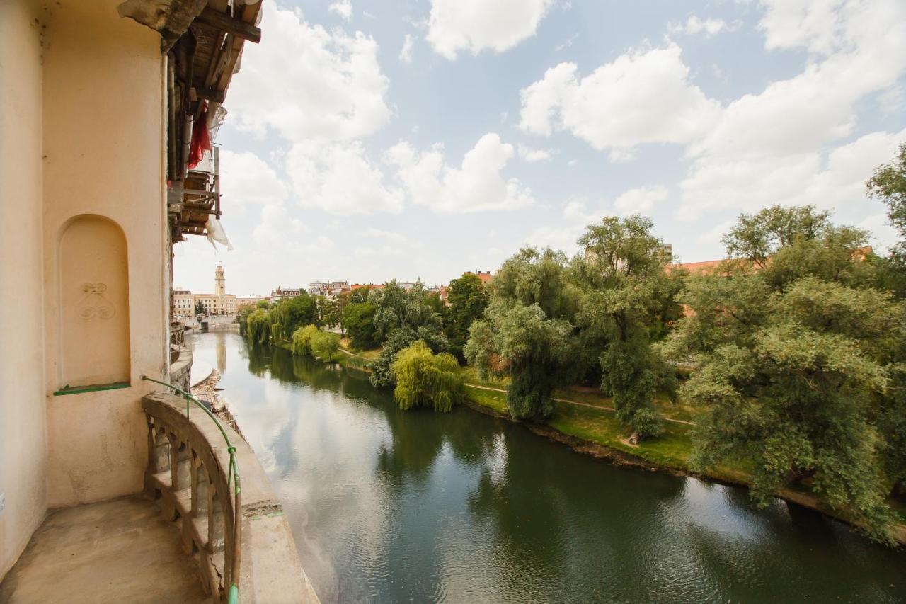 Spacious Riverviews Apartment Near Piata Unirii Oradea Extérieur photo
