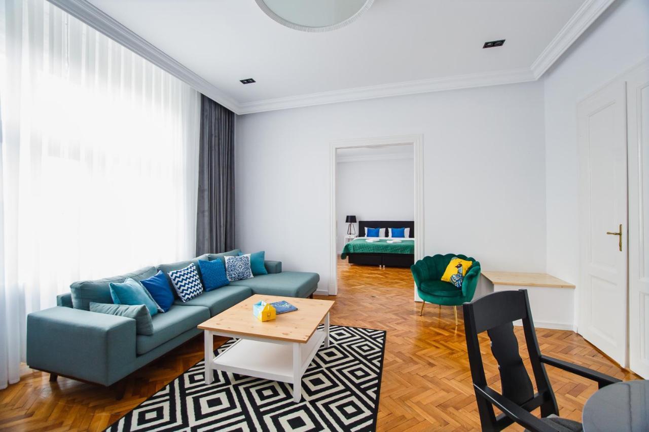 Spacious Riverviews Apartment Near Piata Unirii Oradea Extérieur photo