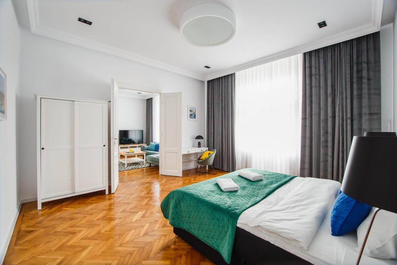 Spacious Riverviews Apartment Near Piata Unirii Oradea Extérieur photo