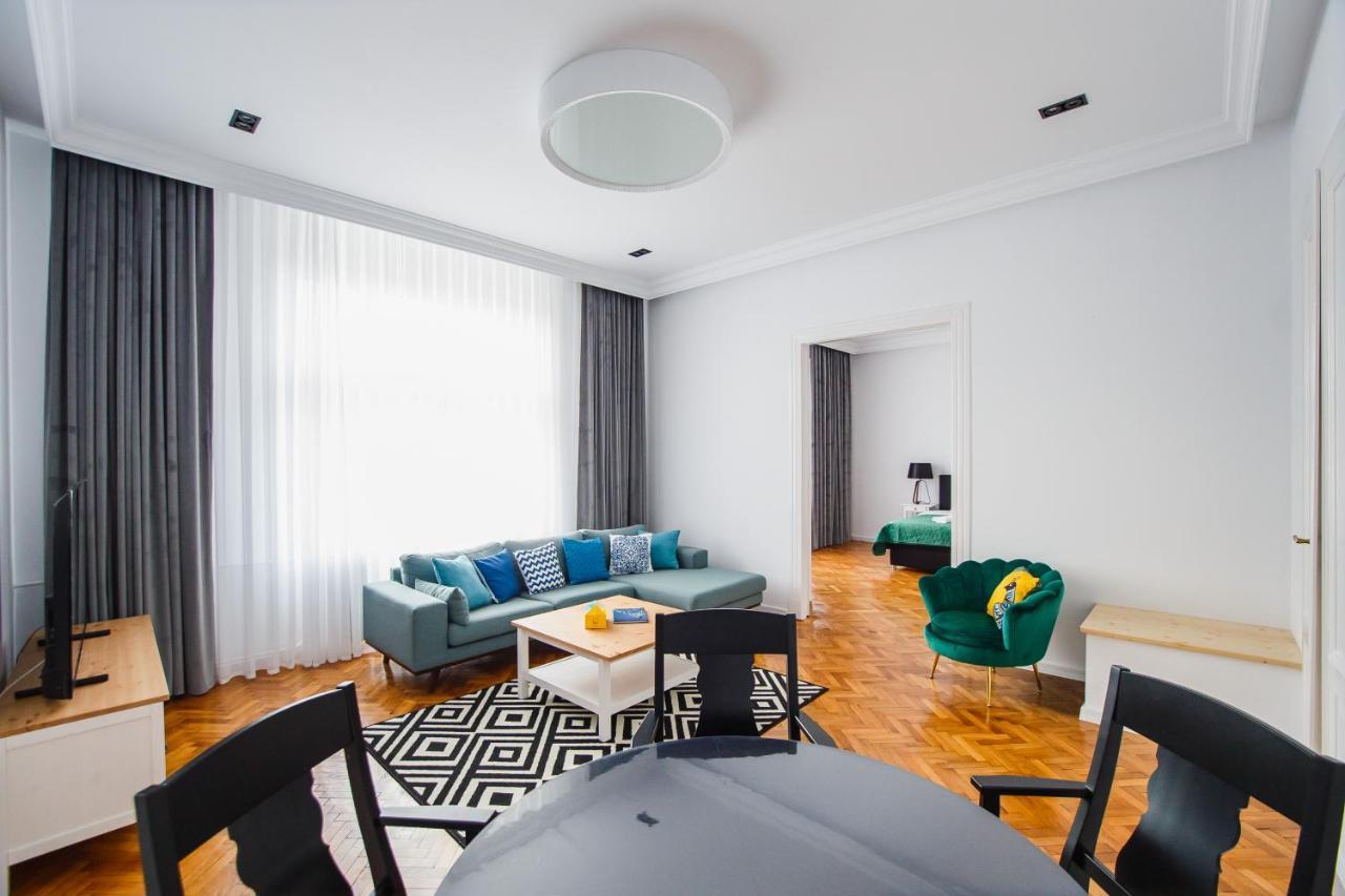 Spacious Riverviews Apartment Near Piata Unirii Oradea Extérieur photo