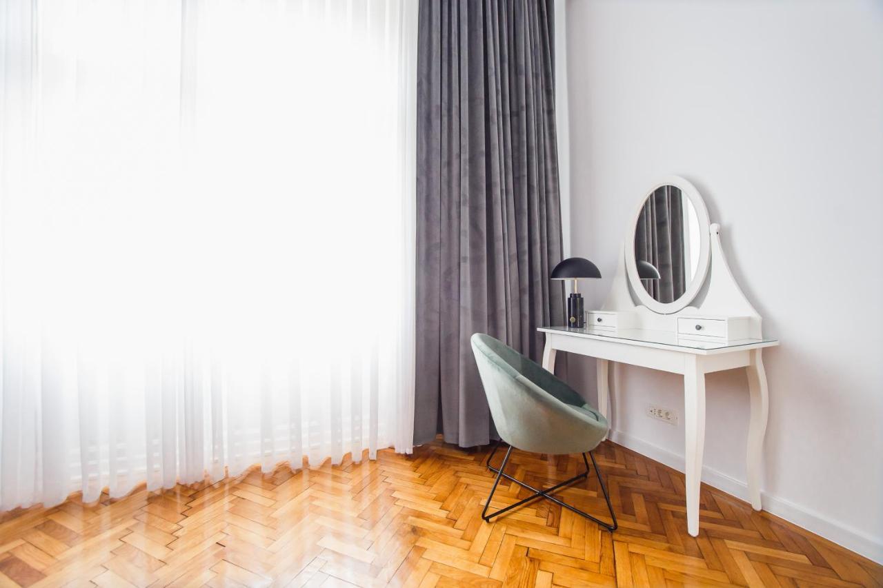 Spacious Riverviews Apartment Near Piata Unirii Oradea Extérieur photo